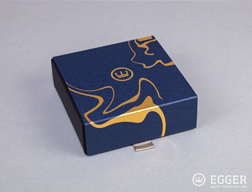 Pralinen-Schachtel mit Magnetdeckel Pralinen-Schachtel mit Magnetdeckel
