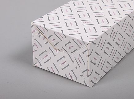 Faltschachteln mit Automatikboden - Verschlossen ist der Boden für besonders schwere Produkte ideal - Beispiel Flasche.