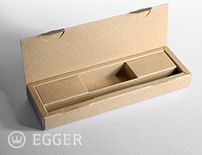 Schmuckverpackung aus braunem Karton mit Klappdeckel