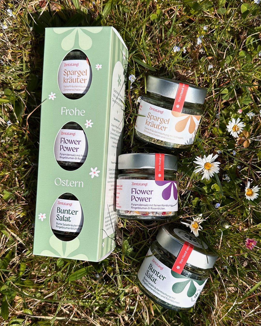 Unsere Oster-Geschenksets sind online und können ab jetzt bestellt werden. Wir sind selbst ganz begeistert vom Ergebnis und freuen uns riesig. Vielen Dank an @madika_by_eggerdruck und @glasetiketten.de für die tolle Umsetzung und die super nette Zusammenarbeit.