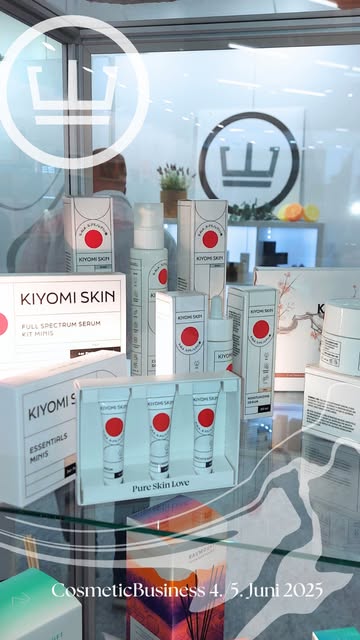 Wichtigster Bestandteil unseres Messestands auf der CosmeticBusiness:
Die tollen Verpackungsprojekte unserer Kundinnen und Kunden!
Vielen Dank für das Vertrauen und die zur Verfügung gestellten Produkte, Kiyomi Skin, Ærø Soap, Arquinesia, SKŌUD Cosmetics, Anna & Jakob, Yowell, ESTORAS, Schaum & Schorle und VitraCosmetic!